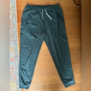 Vuori Men’s Ponto Performance Joggers XL in Discontinued Green